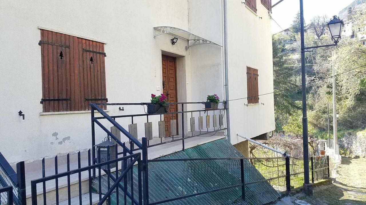 Casa Vacanze Da Oscar Villa Triora Exterior photo